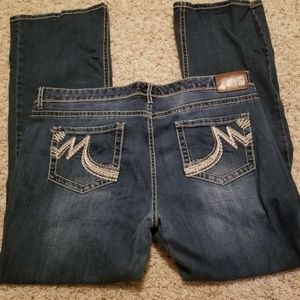 Maurices jeans